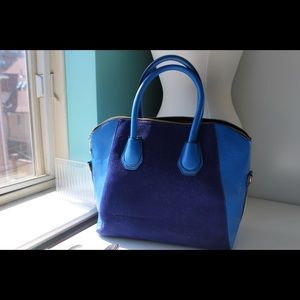 Blue Spring Hand Tote