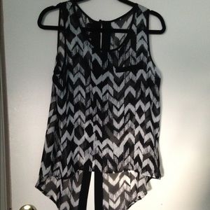 BNWT high low sheer tank