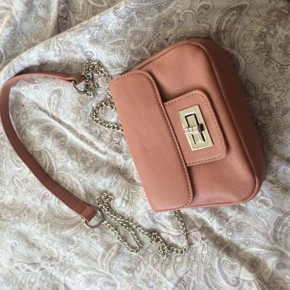 small peachy leather shoulder strap bag