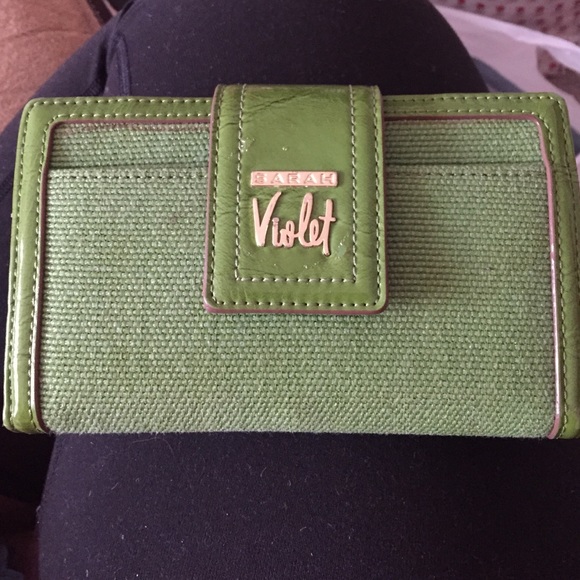 Green wallet