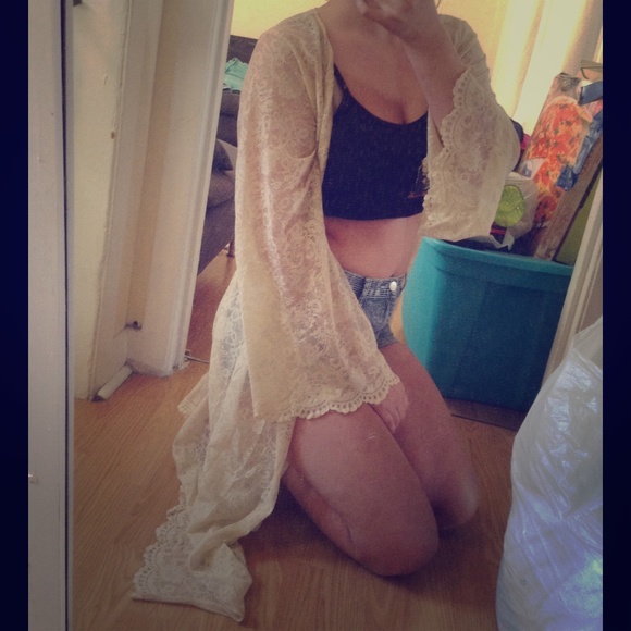 Amaryllis Lace Kimono🌈💕👍👽🌸 festie closet!