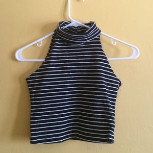 Crop top size medium