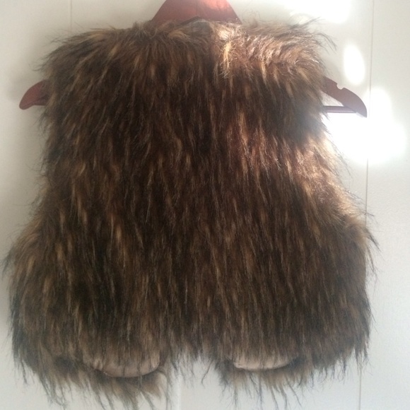 Faux fur vest - Picture 2 of 4