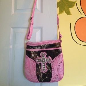 Camouflage cross body