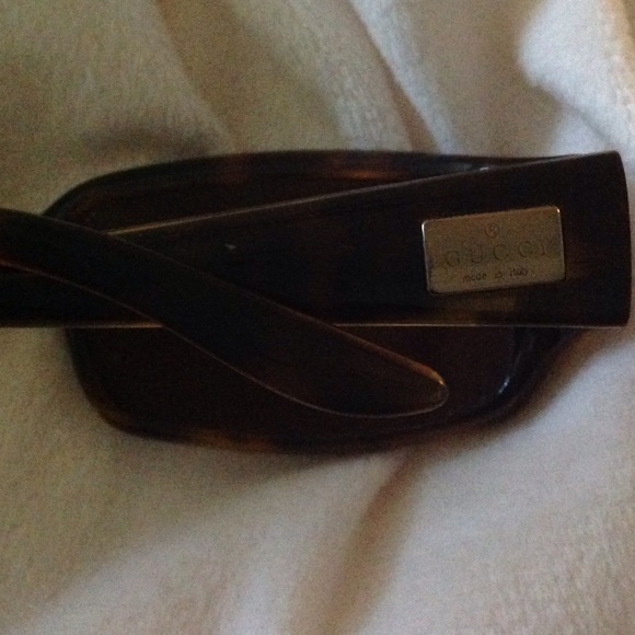 Gucci sunnies - Picture 3 of 4