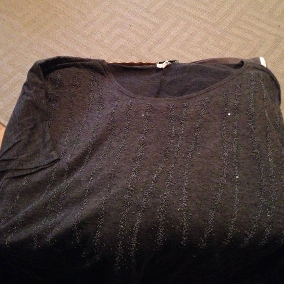 Tops - Gray sparkle shirt