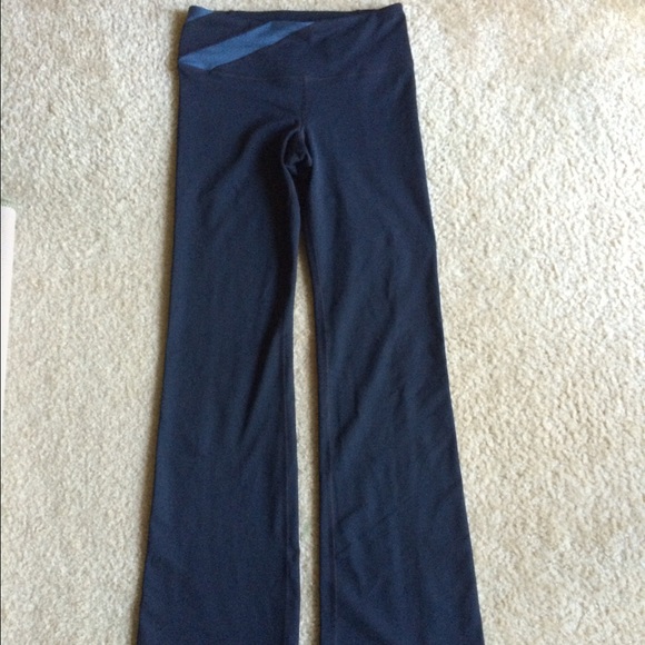 NWOT Under Armor Workout Pants 💕