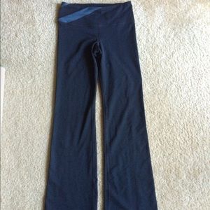 NWOT Under Armor Workout Pants 💕