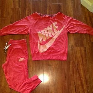 Nike Vintage top and capris