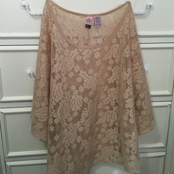 tan lace flowy shirt - Picture 1 of 1