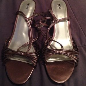 Mossimo Pewter heels