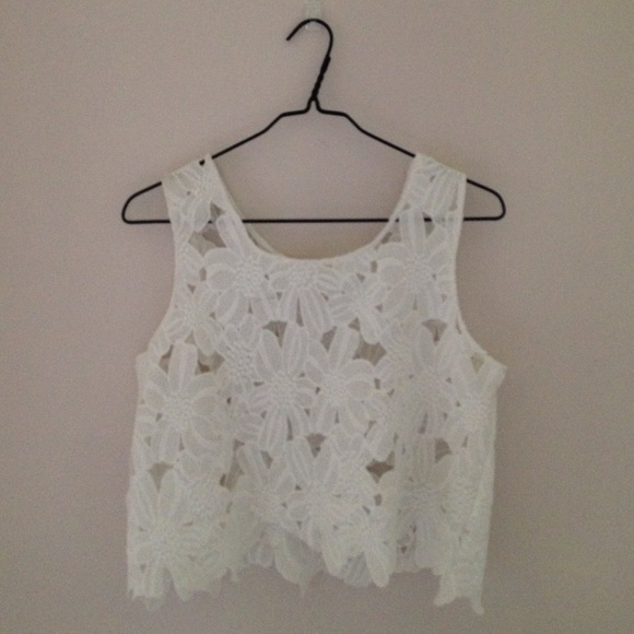 White flower top Pacsun