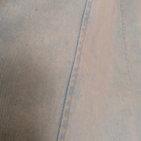 Size small very form fitting - Picture 4 of 4