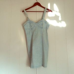 Size small very form fitting