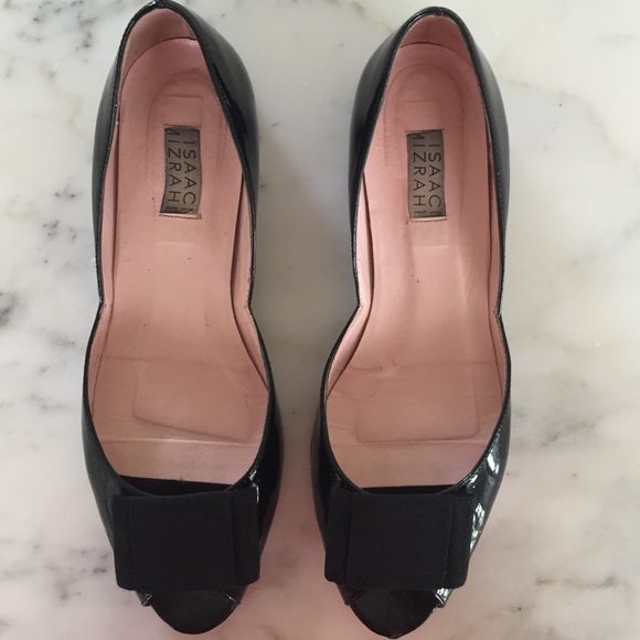 Isaac Mizrahi Garland Black Patent Peeptoe Flats