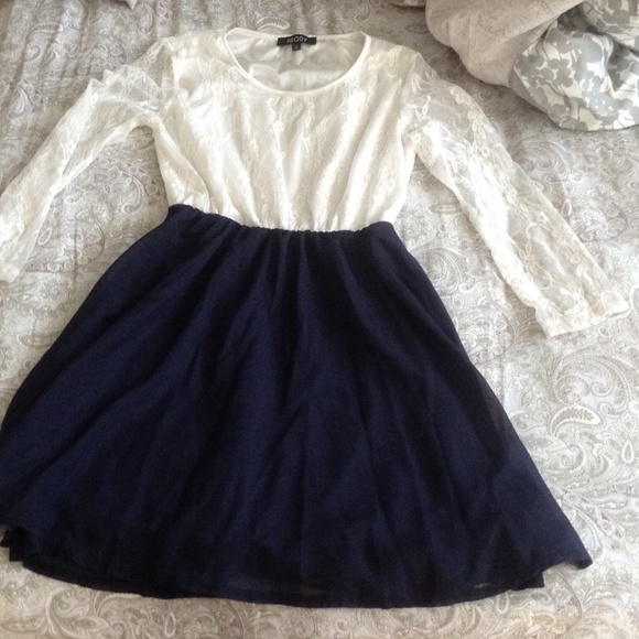 Laced top flowly bottom dress w/ matching bow