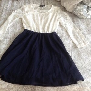 Laced top flowly bottom dress w/ matching bow