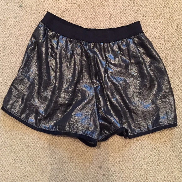 BCBG fun shorts - Picture 1 of 3