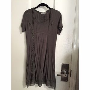 grey short sleeve dress