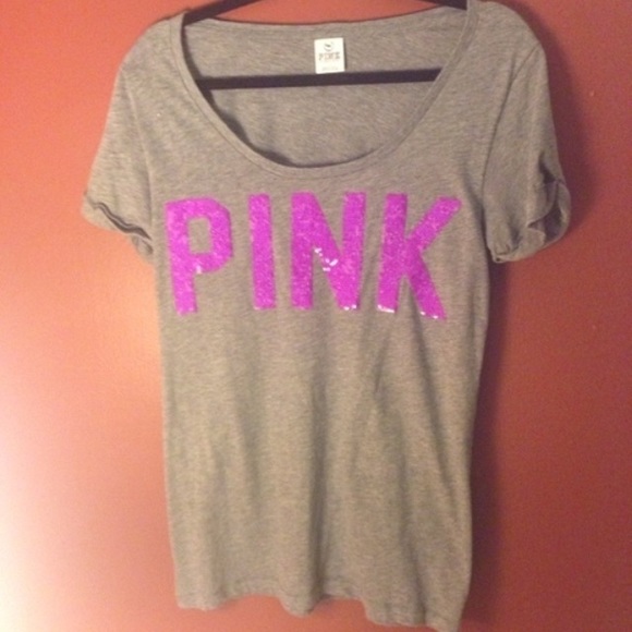 Large VS scoop neck t shirt