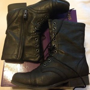 Madden Girl Gamer boots