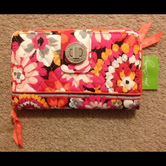 Vera Bradley Handbags - SOLD!! NWT Vera Bradley wallet/clutch
