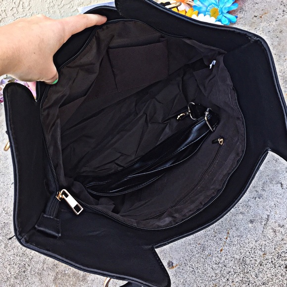 ❗️🚫SOLD❗️Off To The Races Handbag - Picture 4 of 4