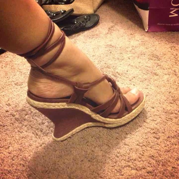 Brown Wedges