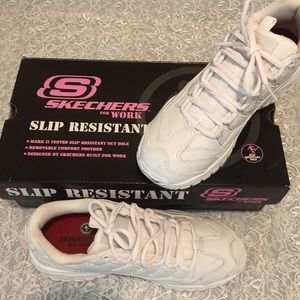 Skechers Slip Resistant Shoes. Size 9.