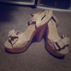 Steve Madden Pumps! Really cute great for summer!