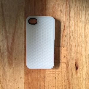 Glow in the dark iPhone 4 case