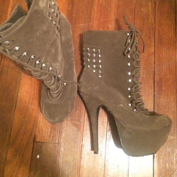 Dollhouse military style heeled boots - Picture 1 of 2