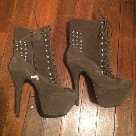 Dollhouse military style heeled boots - Picture 2 of 2