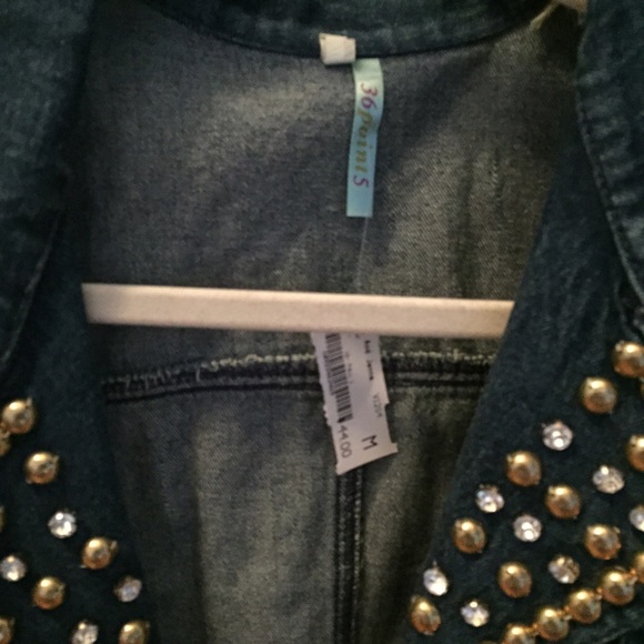 Studded denim vest. NWT - Picture 3 of 3