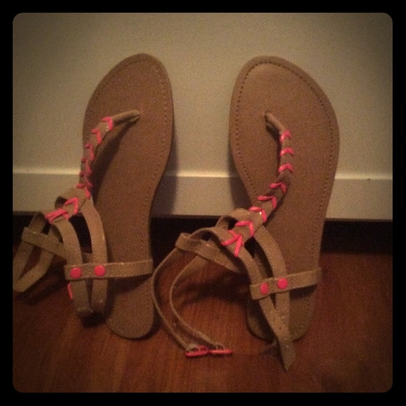 🌸Pink Forever 21 gladiator sandals - NEW 🌸 - Picture 1 of 4