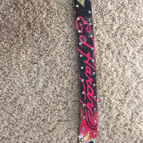 An Ed Hardy belt - Picture 3 of 4