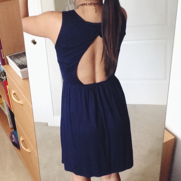 🚫BUNDLED🚫 AQUA Open Back Dress - Picture 2 of 4