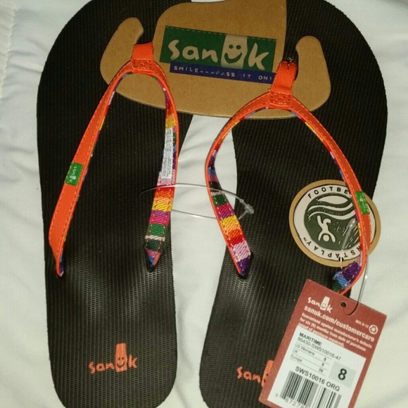 Sanuk Flip Flops