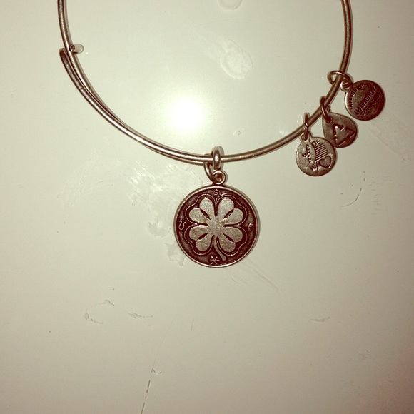 silver four leaf clover alex&ani
