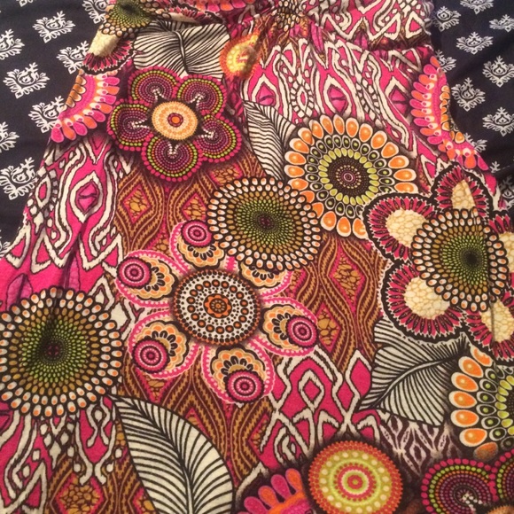 Bright colored halter shirt - Picture 2 of 3