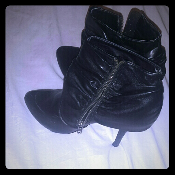 Slighty worn fashion booties