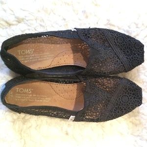 Black Lace TOMS