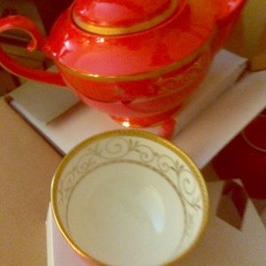 Teavana tea set. Teapot with 4 cups and saucers.