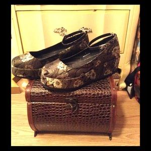 Asos Ankle-Strapped Green & Gold Baroque Flatforms