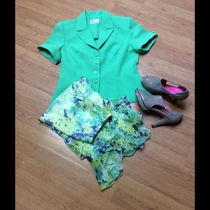 💕Beautiful 2 piece spring/summer suit!💕💕