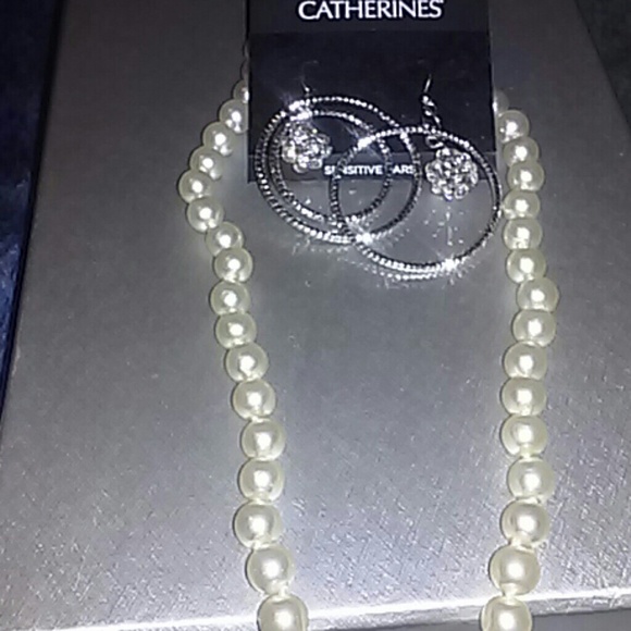 Earring and necklace bundel