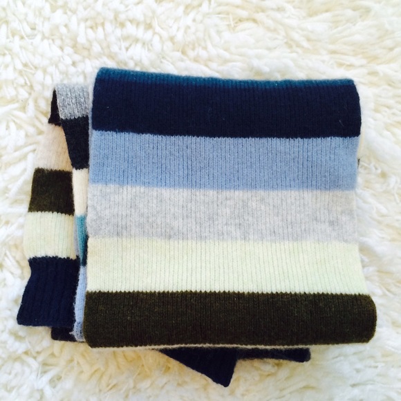 Gap Knit Thick Stripe Scarf! - Picture 2 of 3