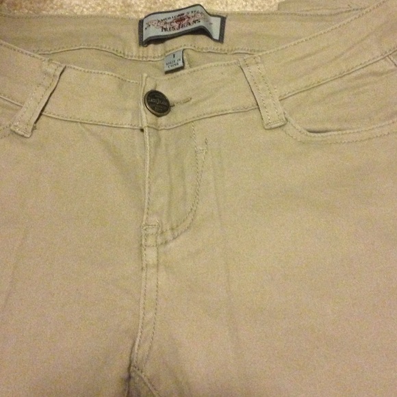 Khaki colored stretch jeans
