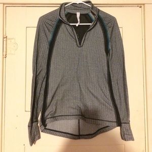 American Eagle Pull Over
