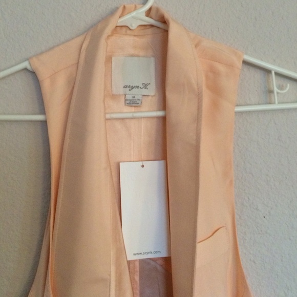 NEW Aryn K. Peach Silk Vest - Picture 2 of 4